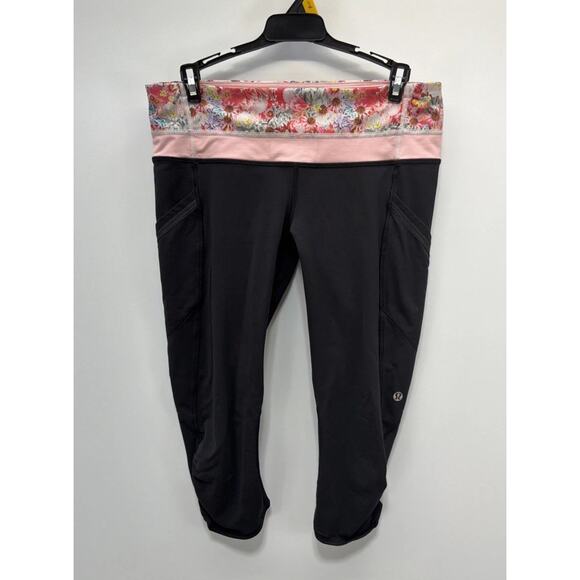 Lululemon Leggings Women's 6 Black Pink Floral Waist Band Cropped Capri Pants - Picture 2 of 5